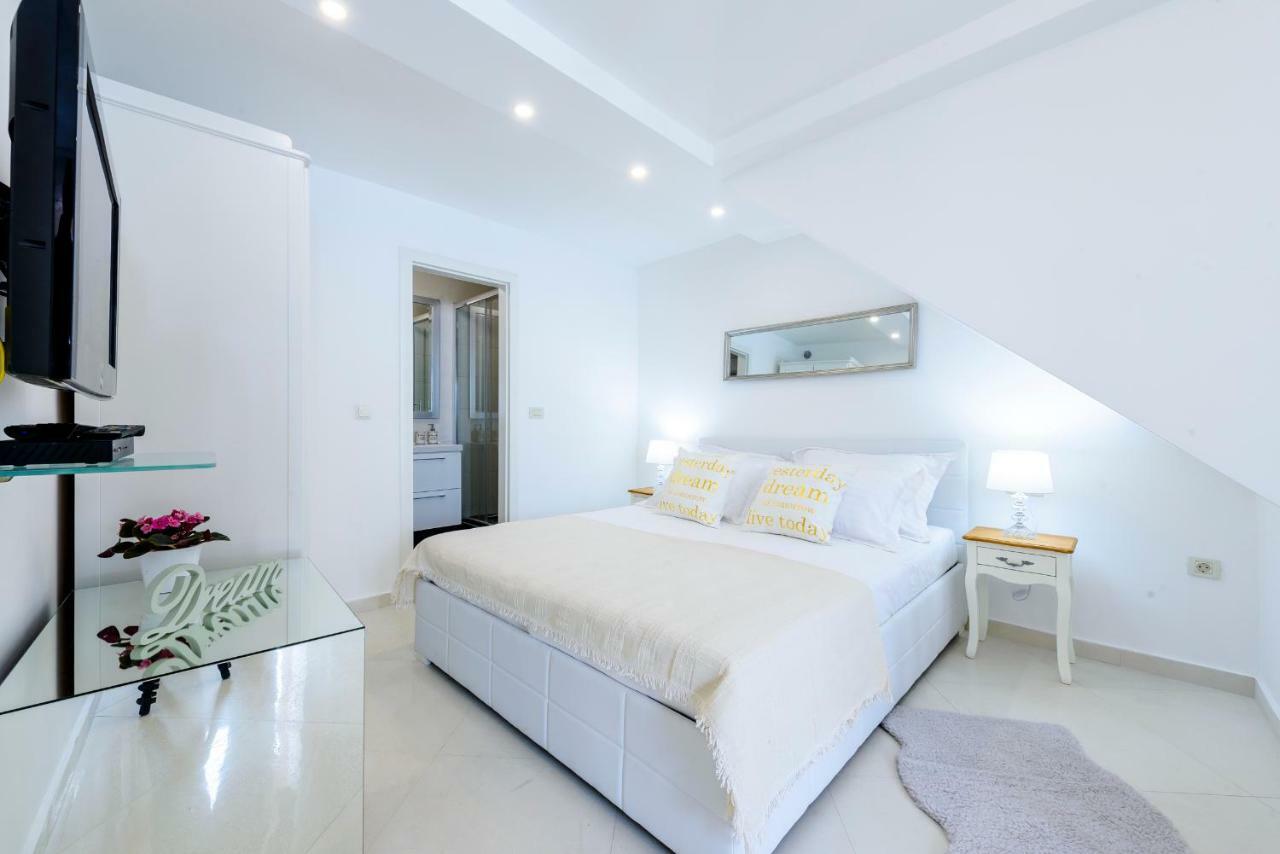 San Lorenzo Deluxe With Balcony Gjestgiverier 4*